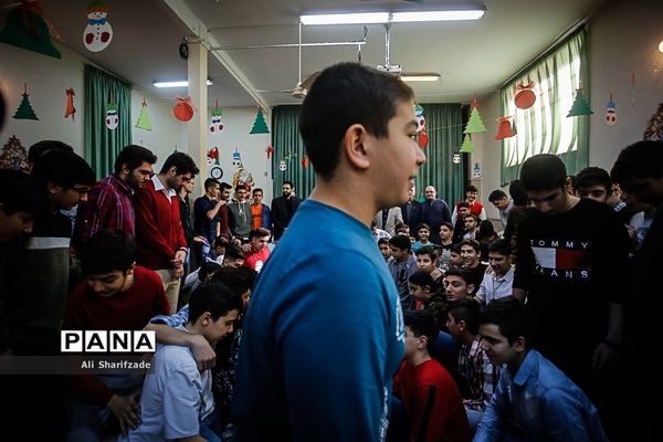 حضور سرزده وزیر آموزش و پرورش  در جشن سال نو دانش‌آموزان ارمنی