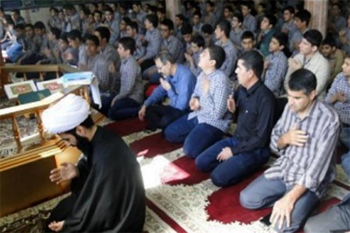 طرح یاوران نماز در مدارس پاکدشت برگزار شد