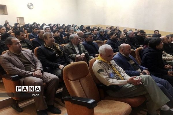 دوره آموزشی مربیان جدیدالورود و بازآموزی مربیان پیشتاز سازمان دانش‌آموزی شهرستان خوی