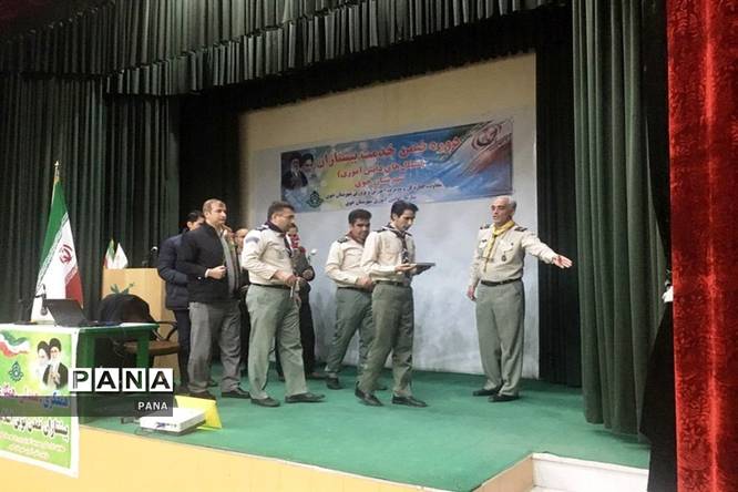 دوره آموزشی مربیان جدیدالورود و بازآموزی مربیان پیشتاز سازمان دانشآموزی شهرستان خوی