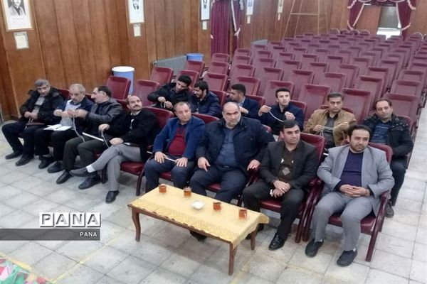 دوره آموزشی مربیان جدیدالورود و بازآموزی مربیان پیشتاز سازمان دانش‌آموزی