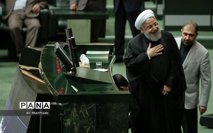روحانی برای تقدیم بودجه به مجلس رفت