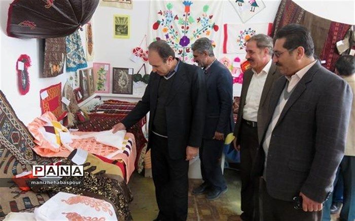 نمایشگاه صنایع دستی سوادآموزی در بجنورد گشایش یافت