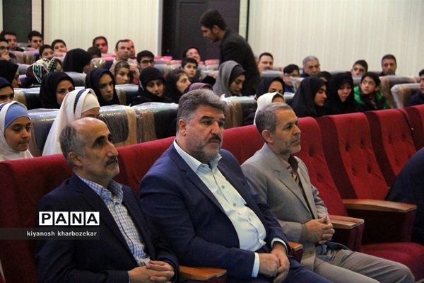 تجلیل از برگزیدگان مسابقات فرهنگی و هنری و قرآن، عترت و نماز ناحیه یک ارومیه