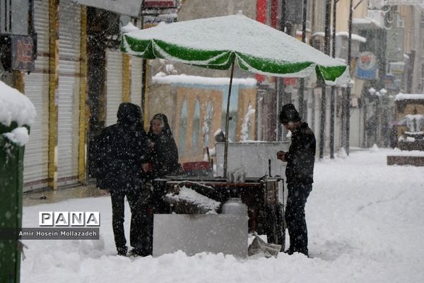 اولین برف زمستانی در ارومیه