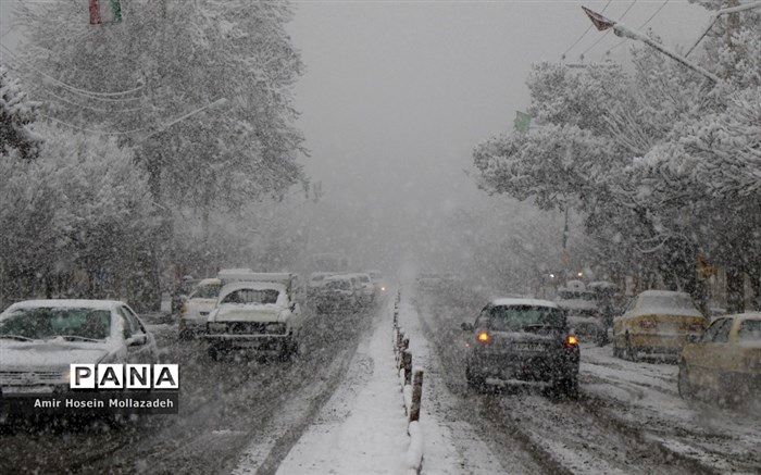 برف، باران و مه‌گرفتگی در محورهای مواصلاتی 11 استان کشور