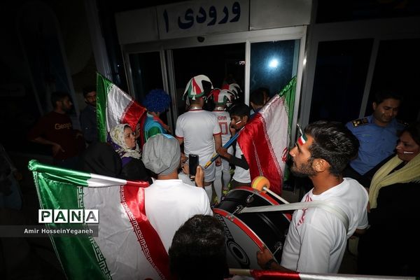 تماشای بازی ایران و یمن در جزیره کیش