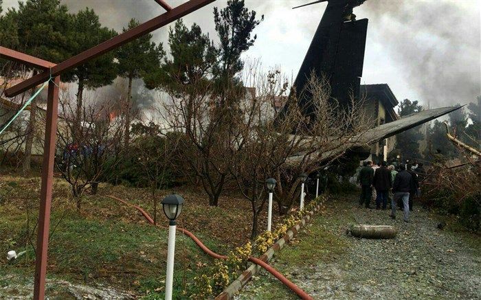 15 کشته و یک زخمی در اثر سقوط هواپیما در صفادشت کرج+ فیلم