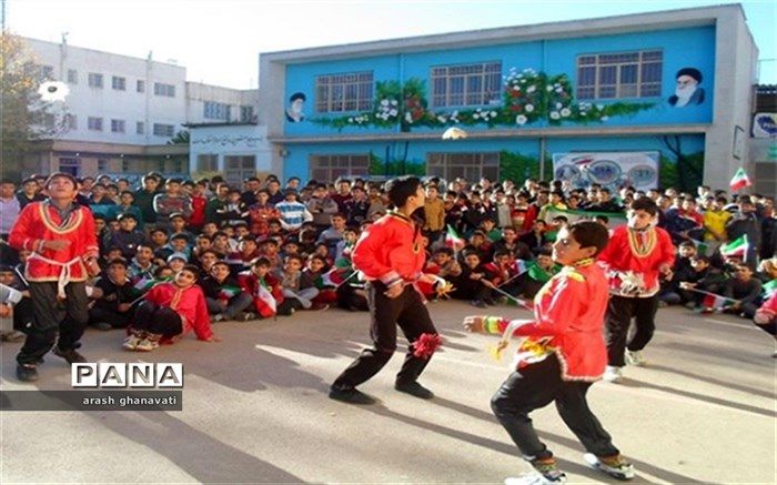 کارگاه آموزشی بازی بومی و محلی لنگ در سالن ورزشی نشاط شاهین شهر برگزار شد