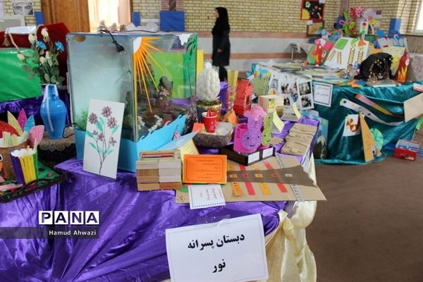 نمایشگاه  دستاوردهای دانش‌آموزان شهرستان بوشهر-۱