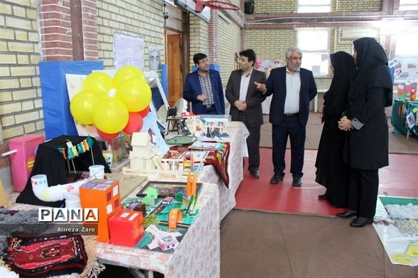 نمایشگاه دستاوردهای دانش‌آموزان شهرستان بوشهر-۲