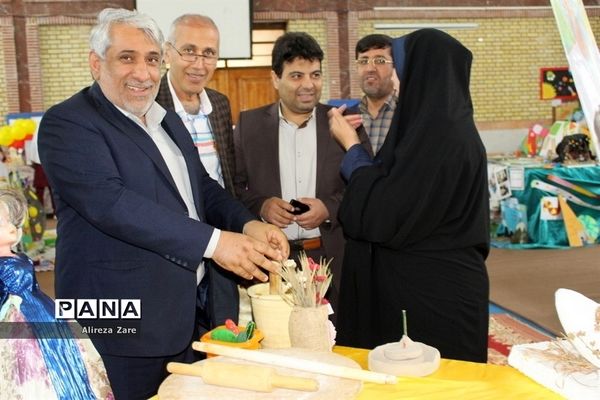 نمایشگاه دستاوردهای دانش‌آموزان شهرستان بوشهر-۲