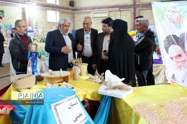 نمایشگاه دستاوردهای دانش‌آموزان شهرستان بوشهر-۲