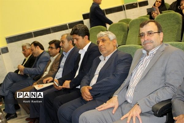 گردهمایی کارشناسان و مدیران مدارس متوسطه نظری استان بوشهر