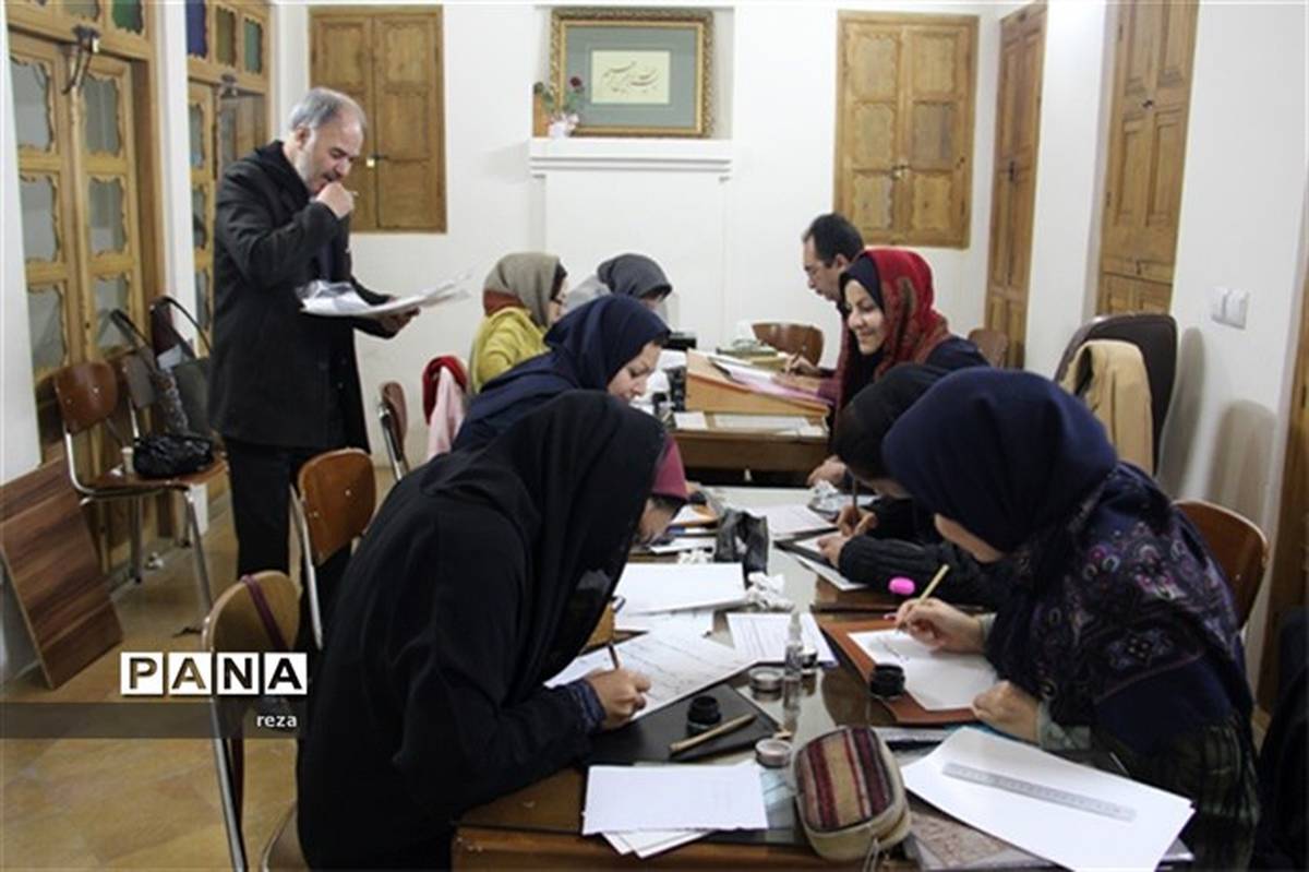 آزمون انجمن خوشنویسان در شهرکرد برگزار شد