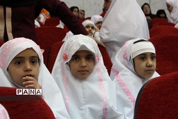 مراسم جشن عبادت و بندگی 56نفراز دانش آموزان دختر دبستان مطهره