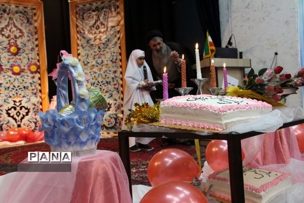 مراسم جشن عبادت و بندگی 56نفراز دانش آموزان دختر دبستان مطهره