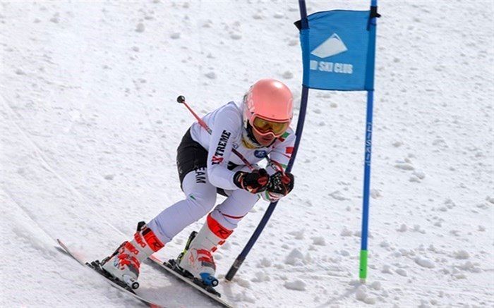 چهارمین دوره مسابقات اسکی آلپاین در پیست بین المللی دیزین البرز برگزار شد