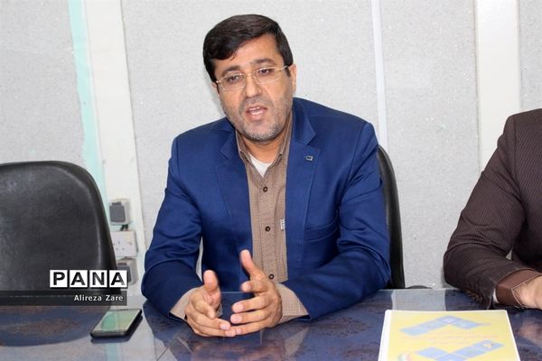 نشست مشترک کارکنان حوزه روابط عمومی آموزش و پرورش استان بوشهر با سازمان دانش‌آموزی