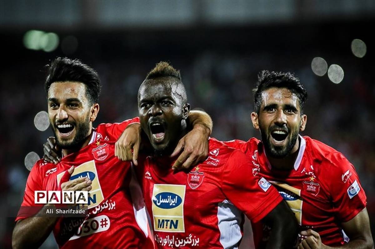 علی دایی مشتری مهاجم‌های استقلال و پرسپولیس شد