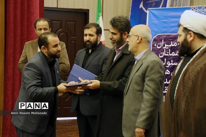 آئین تکریم و معارفه مسئول اتحادیه انجمنهای اسلامی دانشآموزی آذربایجان غربی