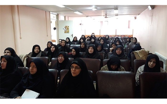 جلسه توجیهی مربیان پیشتاز نواحی یک و دو آموزش و پرورش استان زنجان برگزار شد