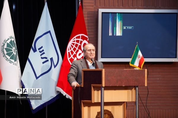 آیین تجلیل از صادرکنندگان نمونه استان آذربایجان غربی