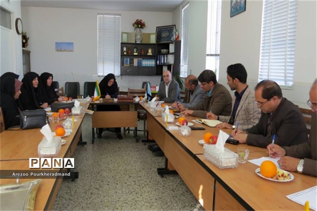 برگزاری جلسه معاونین پرورشی مدارس استعدادهای درخشان استان یزد