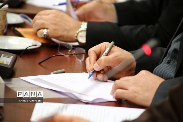 جلسه کمیته‌های ستاد بزرگداشت چهلمین سال پیروزی انقلاب در فرمانداری ساری