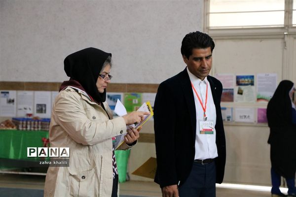 رقابت بیش از 47 تیم دومینو تاپلینگ گروه دختران در مسابقات بازی‌های فکری سرگرمی در شیراز