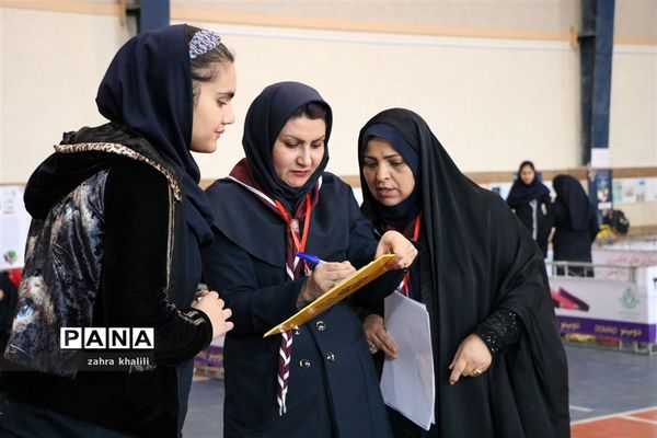 رقابت بیش از 47 تیم دومینو تاپلینگ گروه دختران در مسابقات بازی‌های فکری سرگرمی در شیراز