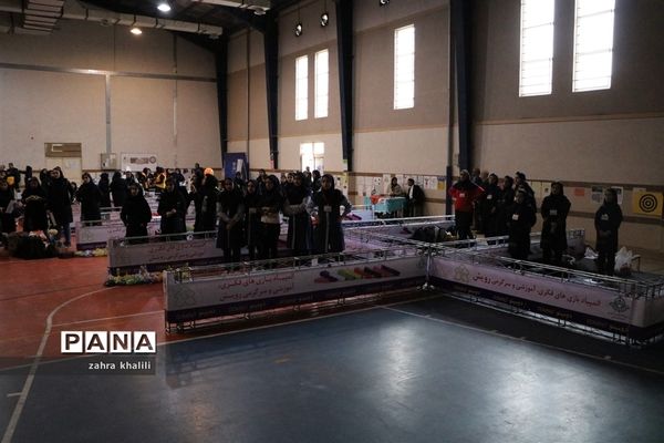 رقابت بیش از 47 تیم دومینو تاپلینگ گروه دختران در مسابقات بازی‌های فکری سرگرمی در شیراز
