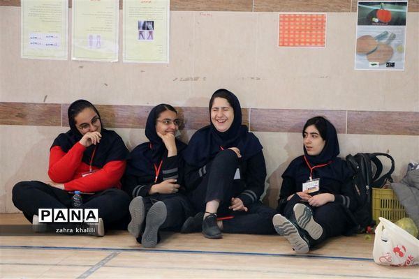 رقابت بیش از 47 تیم دومینو تاپلینگ گروه دختران در مسابقات بازی‌های فکری سرگرمی در شیراز