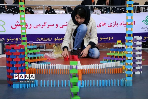 رقابت بیش از 47 تیم دومینو تاپلینگ گروه دختران در مسابقات بازی‌های فکری سرگرمی در شیراز