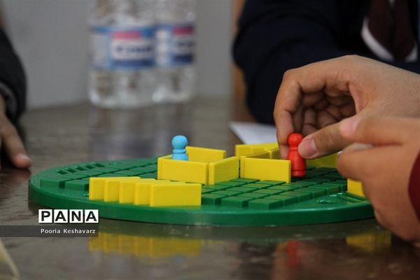رقابت بیش از ۴۵۰ دانش آموز پسر مقطع متوسطه در شیراز