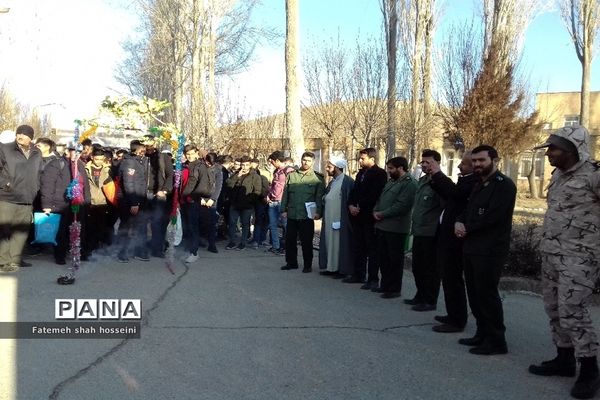 اعزام دانش‌آموزان پسر شهرستان فیروزکوه به اردوی راهیان نور