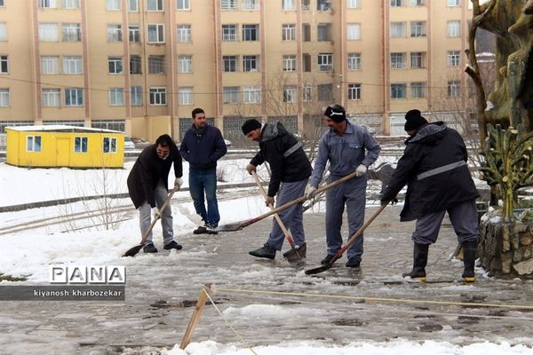 یک روز برفی در پارک گللر باغی ارومیه