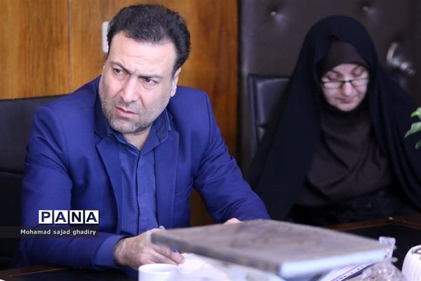 جلسه  هماهنگی کمیته دانش‌آموزی مراسم چهلمین سالگرد پیروزی انقلاب اسلامی