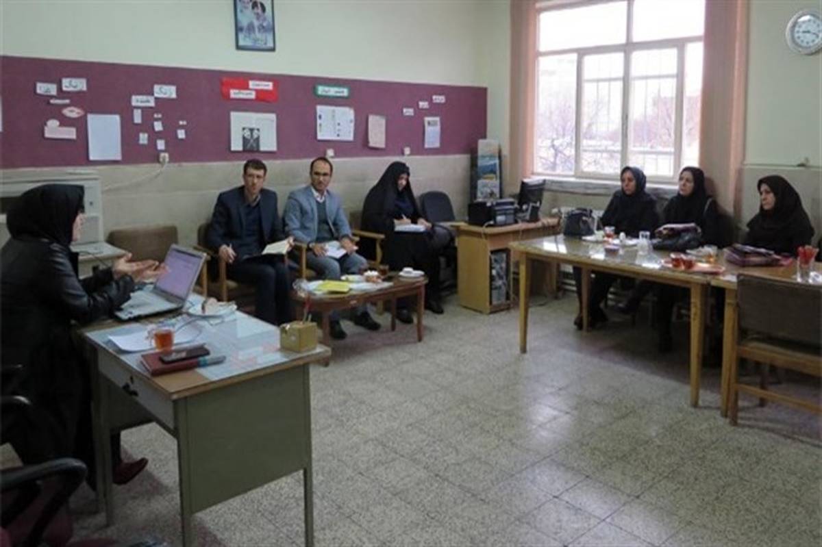 کارگاه آموزشی و توجیهی بازی درمانی برای مشاوران مدارس استثنایی شهر زنجان برگزار گردید