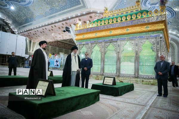 حضور رهبر انقلاب اسلامی در مرقد مطهر امام راحل و گلزار شهدای بهشت زهرا