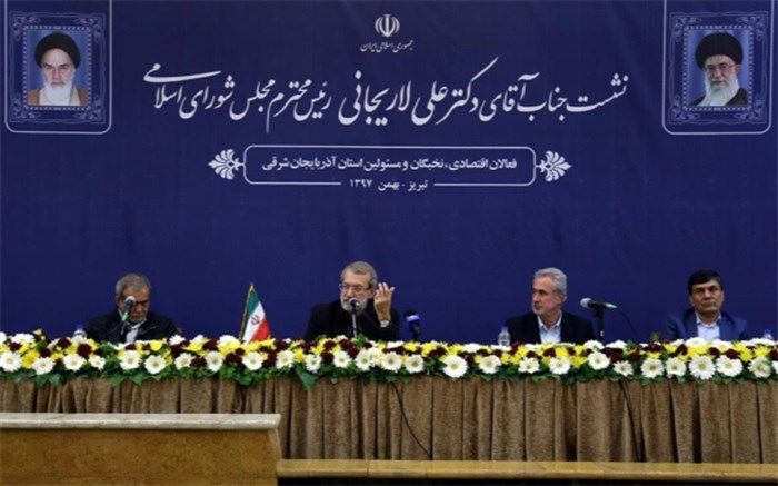 لاریجانی: مجلس نمی‌تواند دولت را برای واگذاری اختیارات به استان‌ها ملزم کند