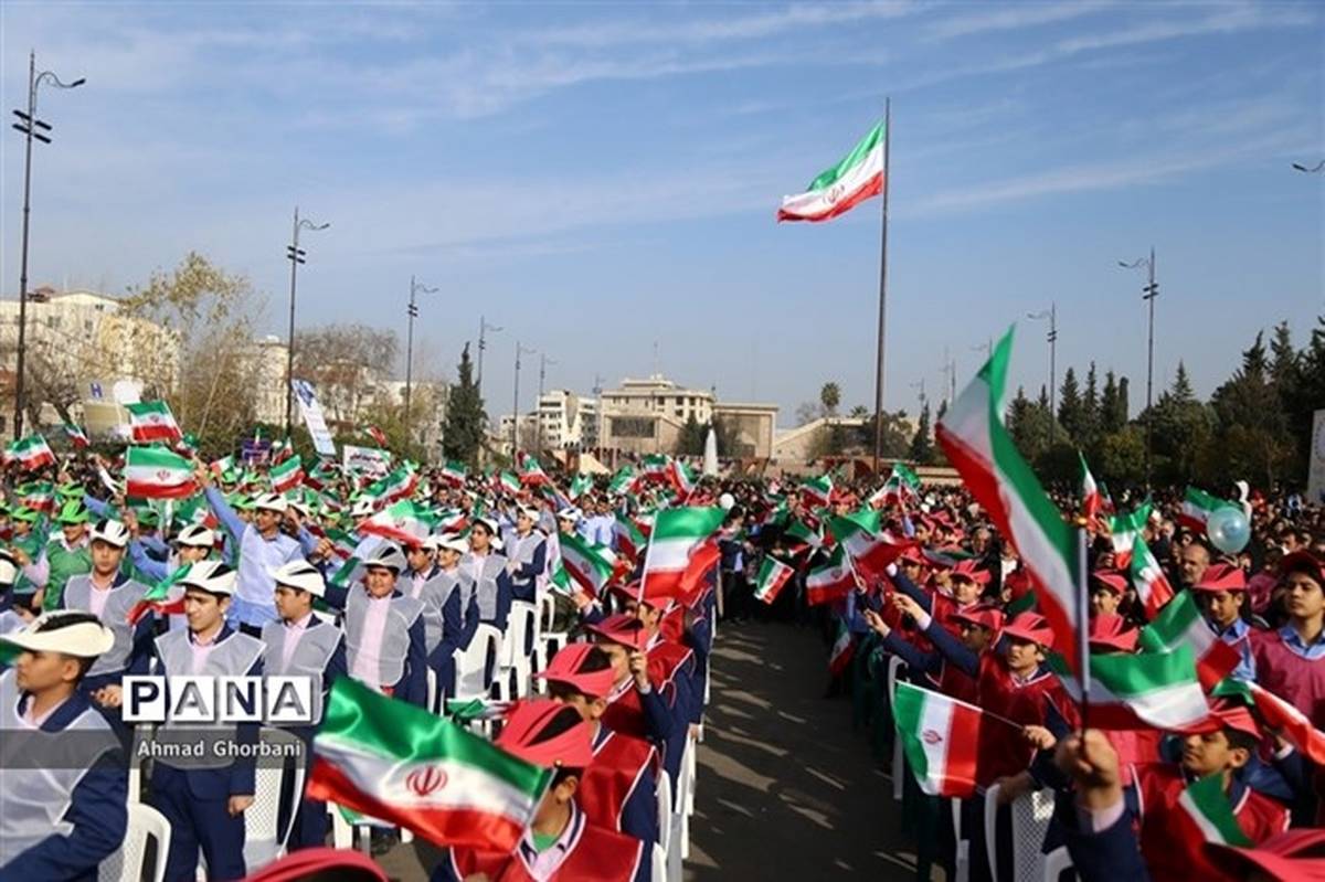 برگزاری جشنواره مدرسه انقلاب در مدارس استان فارس در دهه فجر