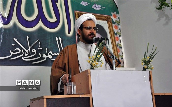 امام جمعه خوسف: روح انقلاب ایران آمیخته با معنویت است