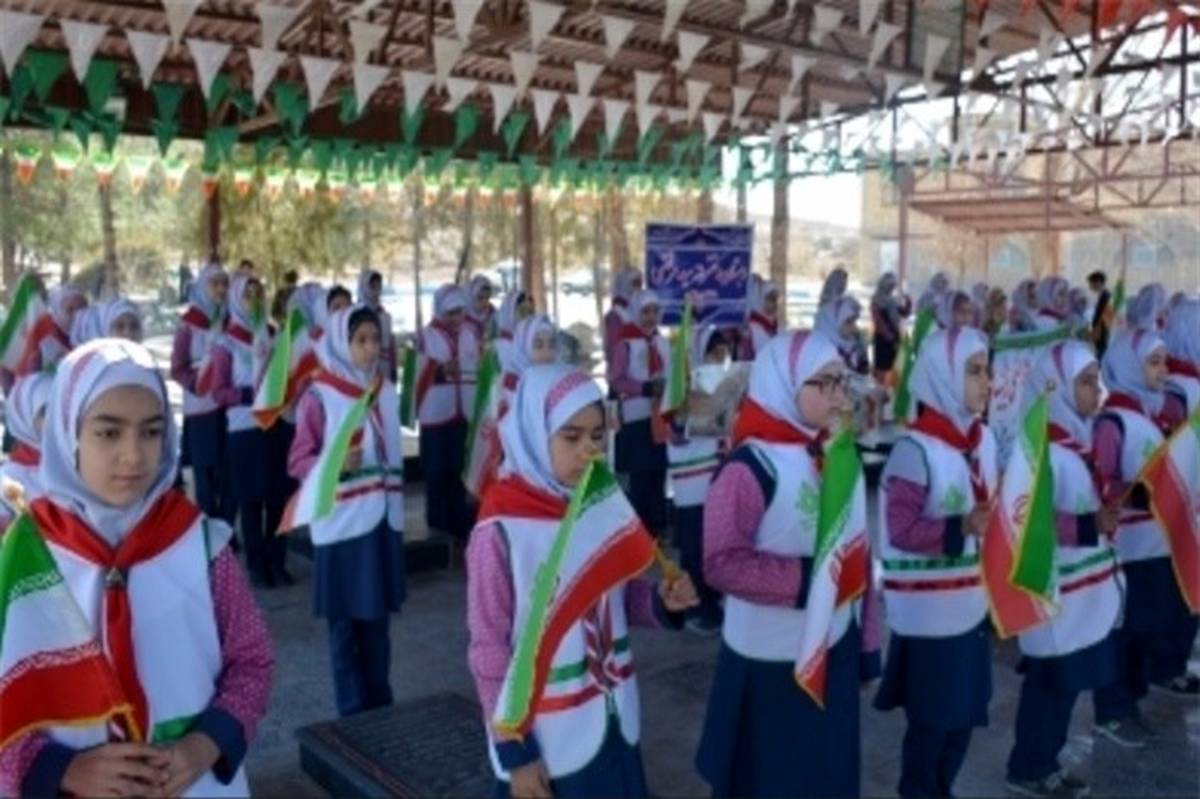 آئین بزرگداشت روز 12 بهمن در گلزار شهدای شهر پیربکران برگزار شد
