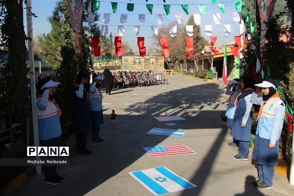 آیین نواختن زنگ انقلاب اسلامی در ناحیه 5 مشهد