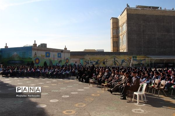 آیین نواختن زنگ انقلاب اسلامی در ناحیه 5 مشهد