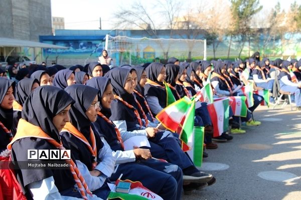 آیین نواختن زنگ انقلاب اسلامی در ناحیه 5 مشهد