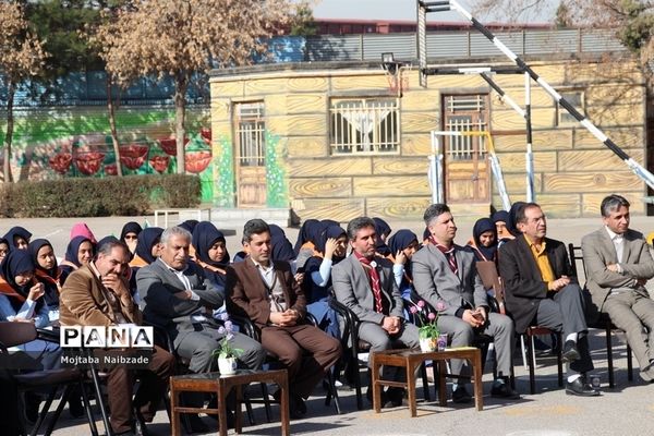 آیین نواختن زنگ انقلاب اسلامی در ناحیه 5 مشهد