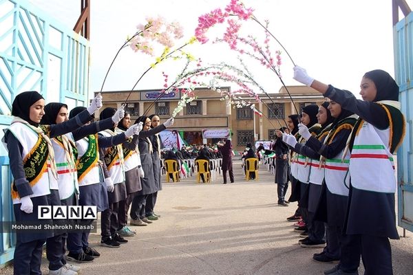 آیین استانی نواختن زنگ انقلاب در دبیرستان ستایش ناحیه یک اهواز