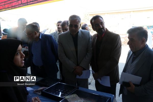 آیین استانی نواختن زنگ گلبانگ انقلاب اسلامی